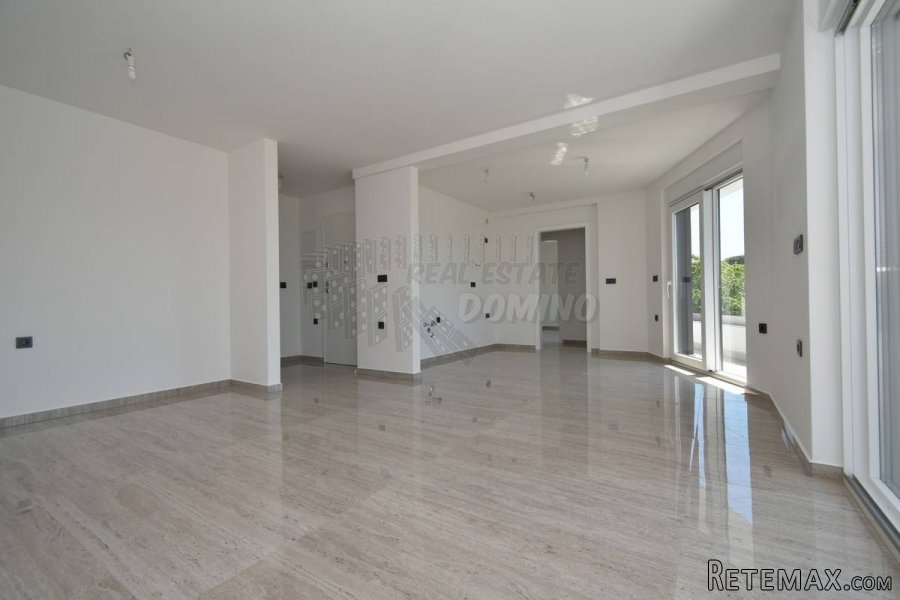 Njivice apartman na 400 m od mora, novogradnja! - 12