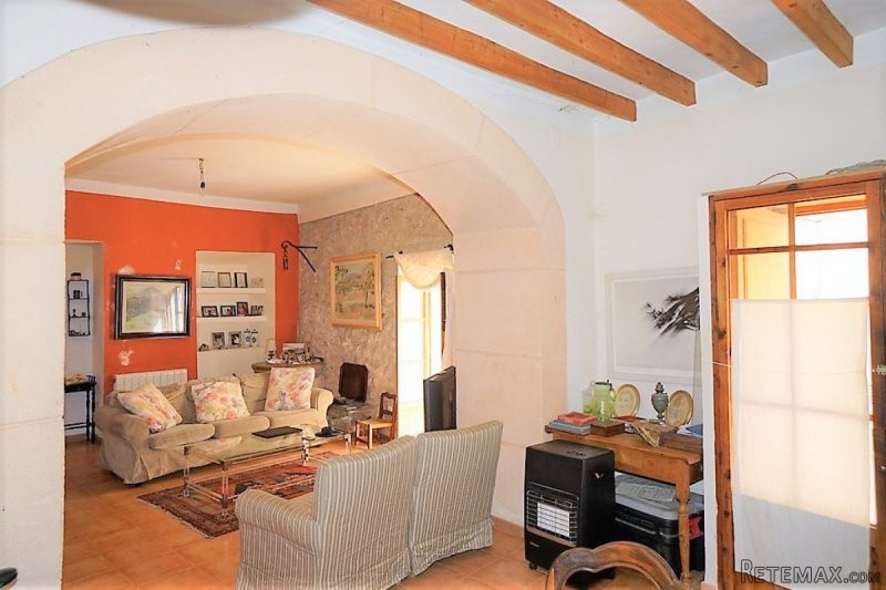 Townhouse with guest apartment in Alaro