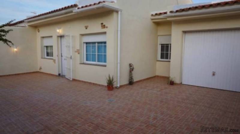 2 Bedroom 1 Bathroom Bungalow In..