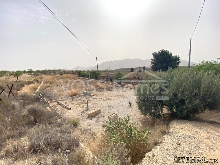RUSTIC LAND for sale which has a large 400m2 work shop.. - 13