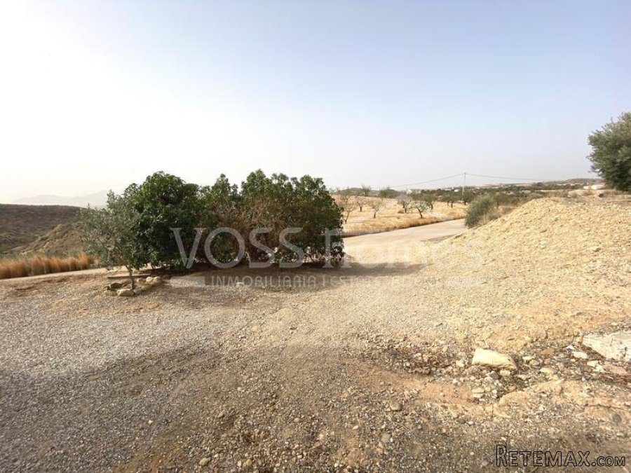 RUSTIC LAND for sale which has a large 400m2 work shop.. - 14