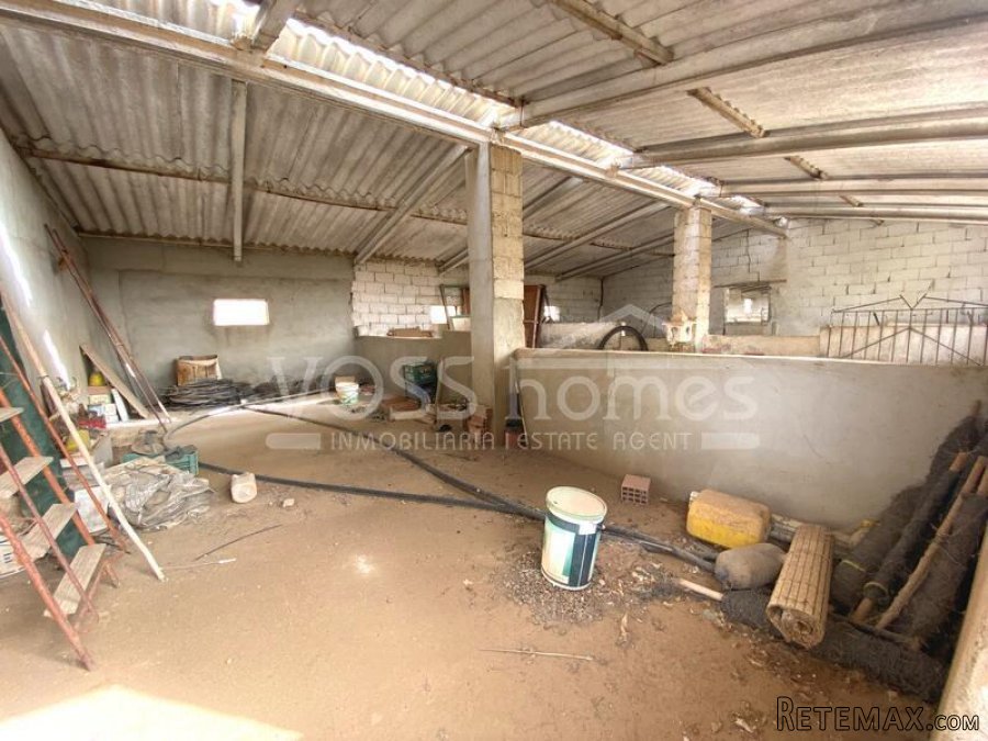 RUSTIC LAND for sale which has a large 400m2 work shop.. - 15