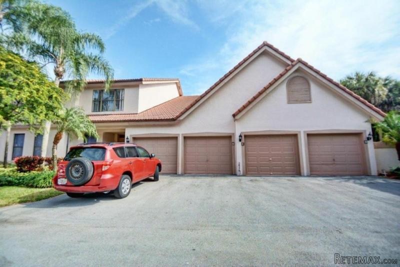 5760 Coach House Cir #h, Boca Raton, FL..