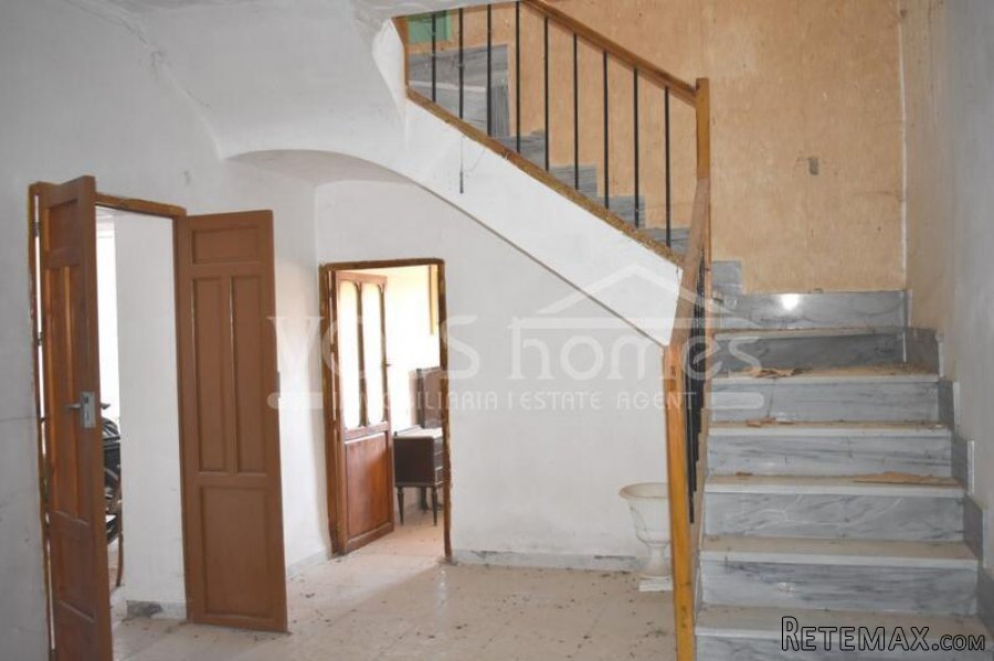 Large country style property, with 7051m2 of urbanisable.. - 17