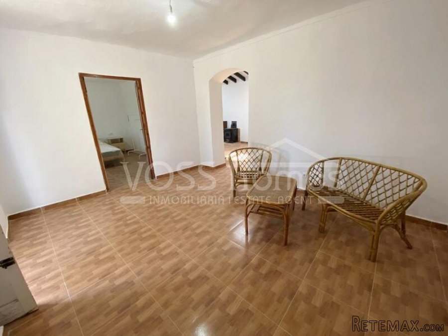 NEW & EXCLUSIVE LISTING FOR VOSS HOMES - A recently.. - 18