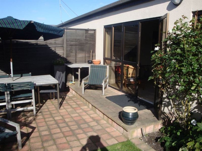 Sunny Spacious and Very Private - 2
