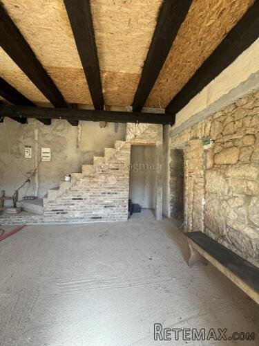 Kamena kuća s projektom i novim krovom-168m2+2300m2 poljop. - 2
