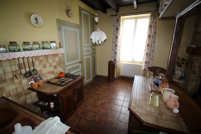 Three Bedroom House In Hamlet Location - 2