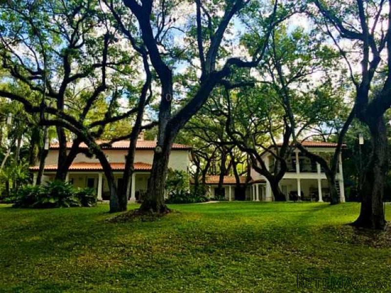 6 bedroom House For Sale: 10100..