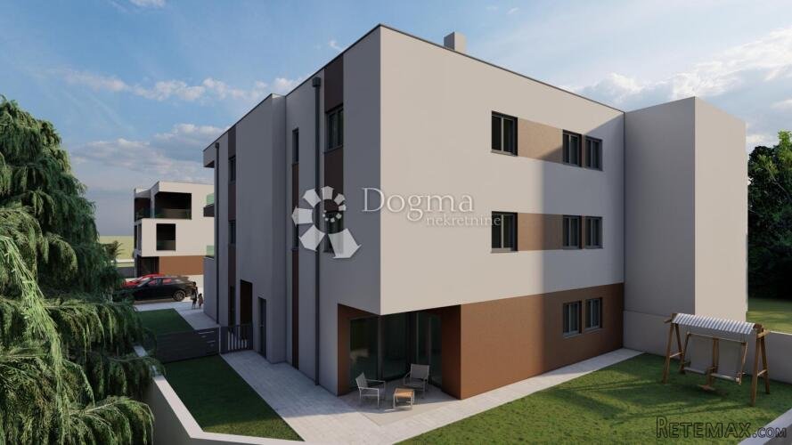 Stan u prizemlju kod Pula city malla sa vrtom 47 m2 (ZGR I,