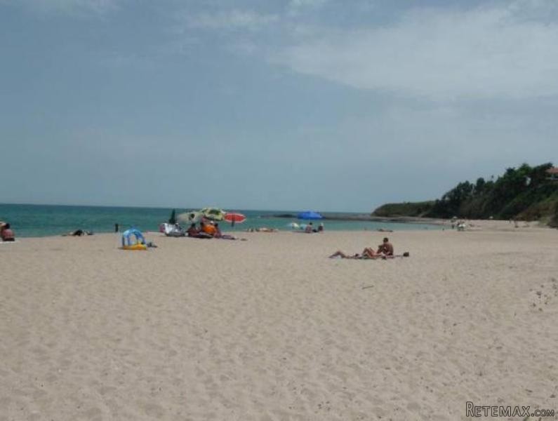 1 BED apartment on the beach in..