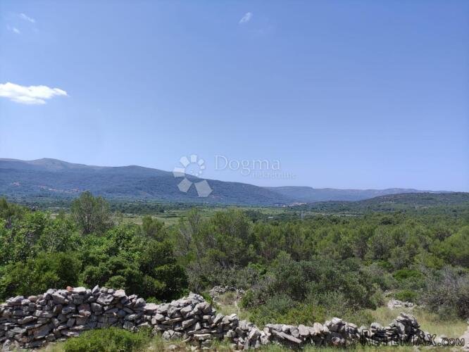 OTOK HVAR - poljoprivredno zemljište na prodaju - PRILIKA