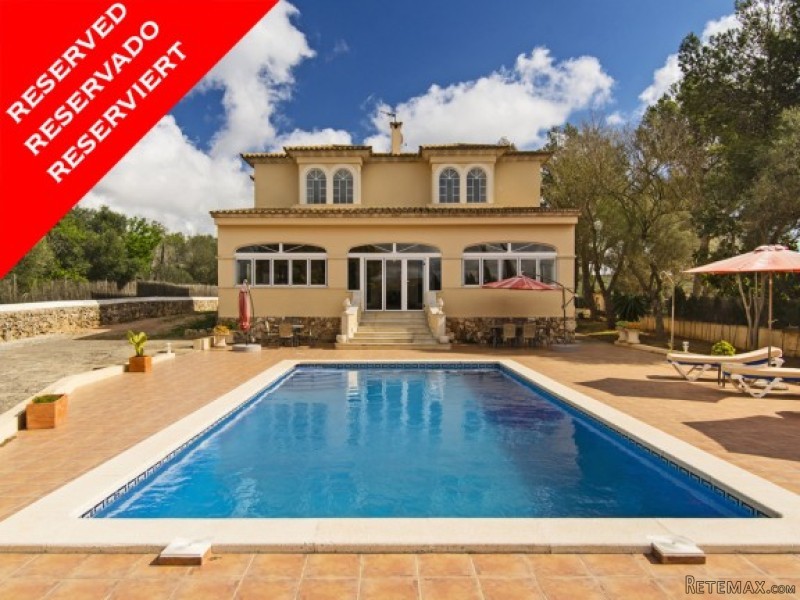 *reserved* Charming Family Villa In Sa..