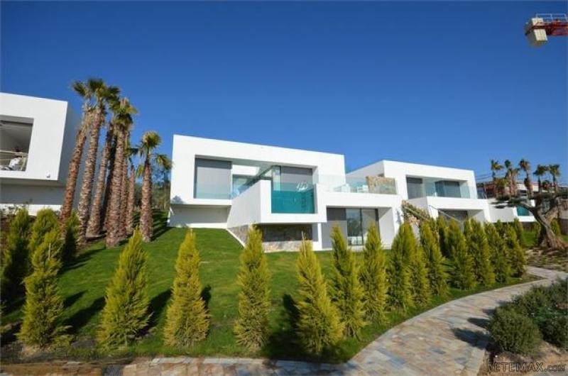 4 bedroom detached house for sale - 2