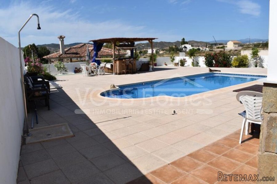 RESERVED MARCH 2022 WITH VOSS HOMES - A spacious, recently.. - 8