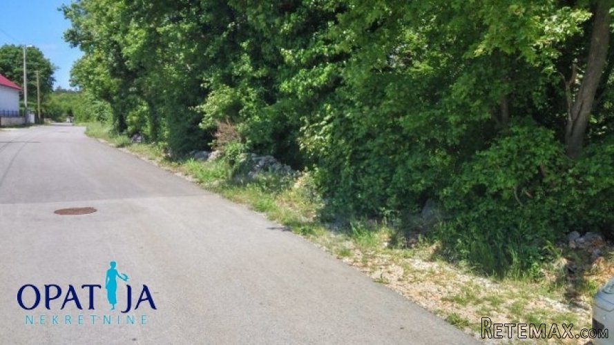 Čavle - građevinsko zemljište kod Metroa - IZVRSNA LOKACIJA