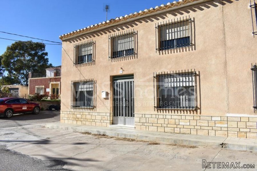 REDUCED - A traditional Country / Village house for sale.. - 2