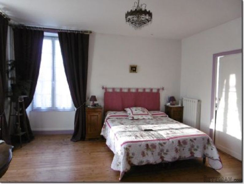 Superb Period Property, Great Location - 2