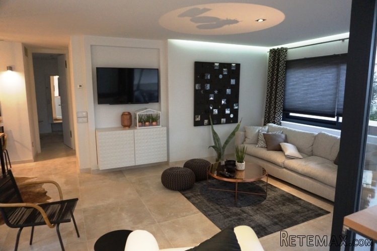 Luxuriously refurbished 2 Bedroom, 2 Bathroom apartment.. - 3
