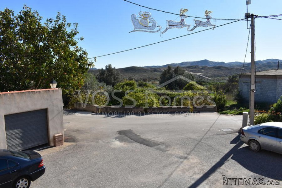 REDUCED - A traditional Country / Village house for sale.. - 3