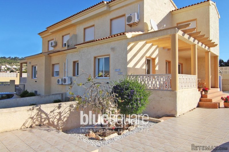 2 Semi-detached houses with 4 bedrooms.. - 2