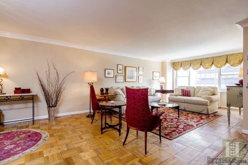 1 bedroom Apartment For Sale: 440 EAST..