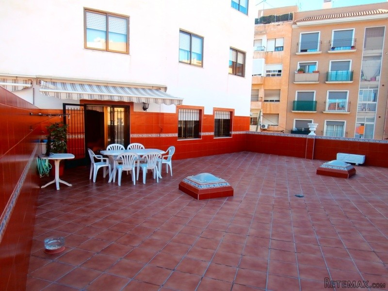 4 bedroom, 2 bathroom Apartment, (build..