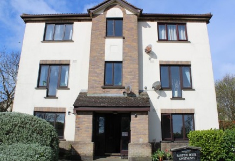 2 Hampton House Apartments, Farmhill..