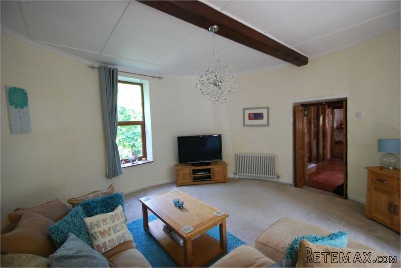 5 Bedroom Detached House - 2