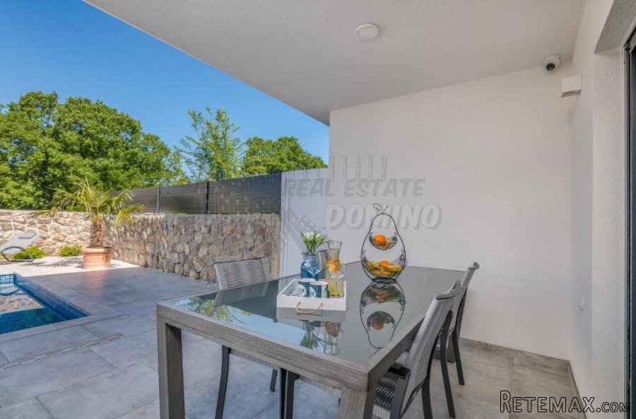 Prekrasan apartman s bazenom i okućnicom! Malinska-okolica! - 7