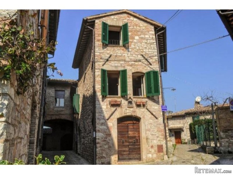 2 Bedrooms - House - For Sale