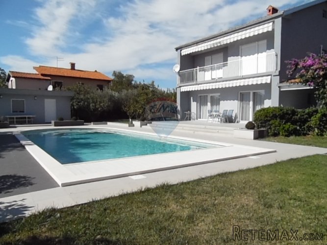 Istra,Štinjan,samostojeća apartmanska kuća sa bazenom... - 2