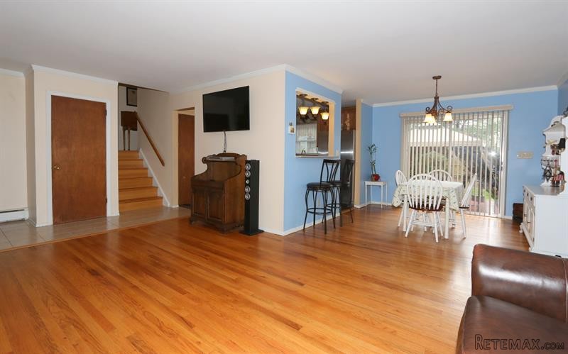 3 bedroom House For Sale: 2541 Pine.. - 2