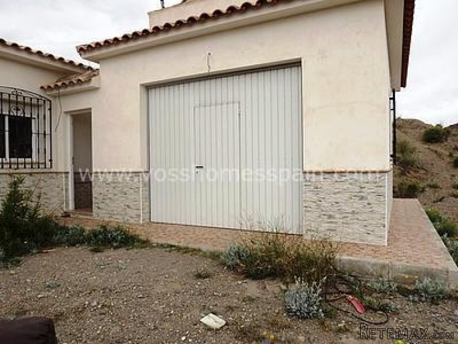 A modern, large and spacious, 3 bedroom, 1 bathroom, single.. - 10
