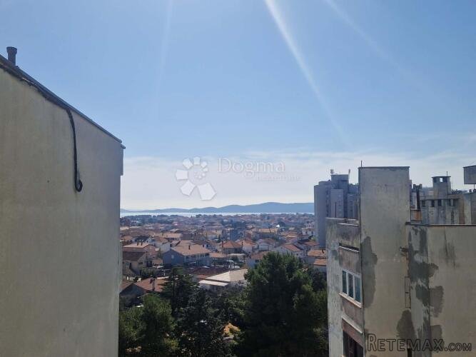 BULEVAR - STAN 60 M2 S POGLEDOM NA MORE