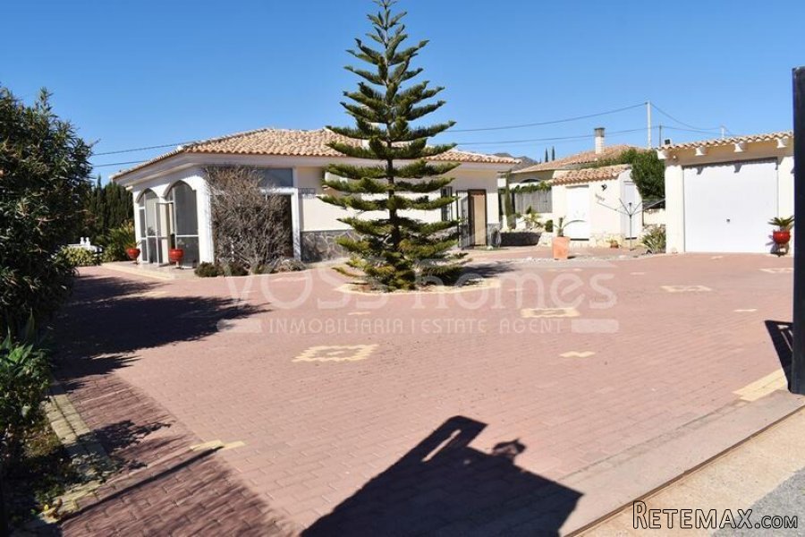 RESERVED/SALE AGREED MARCH 2022 WITH VOSS HOMES - A very.. - 2