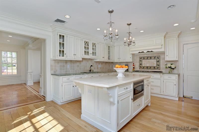 5 bedroom House For Sale: 474 North.. - 2