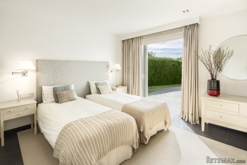 High End Front Line Golf Villa