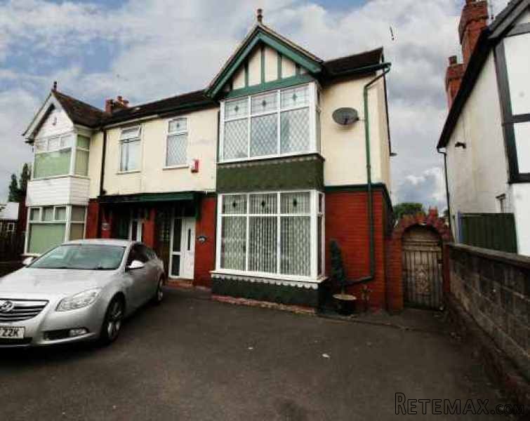 3 bedroom, Semi-detached House house..