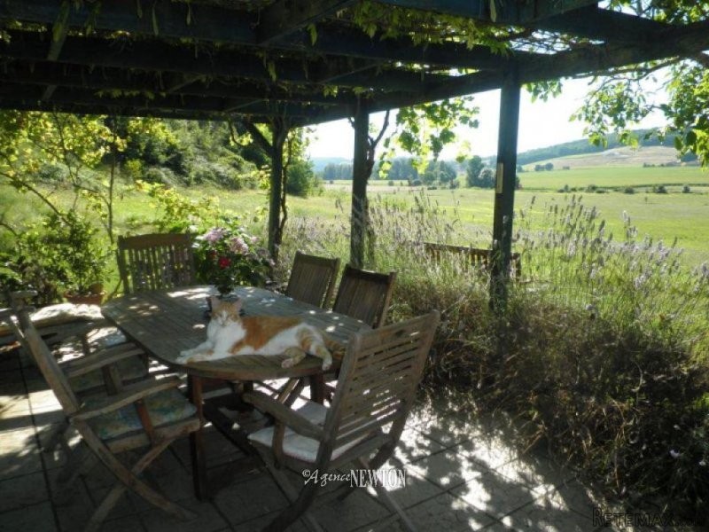 Quercy - near Castelsagrat - Farm with..