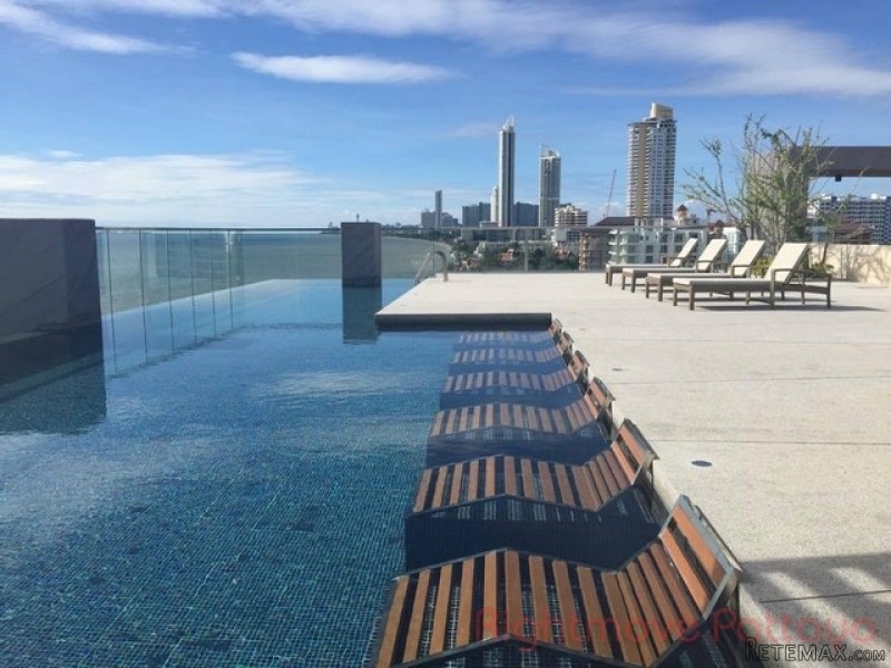 2 Bedroom Condo for sale in Na Jomtien..
