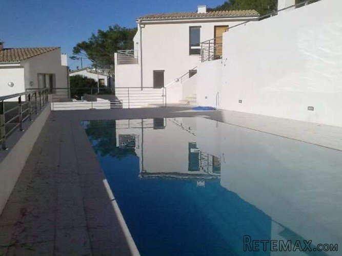 With view to Cala Molins and only 30m from the beach, new 2..