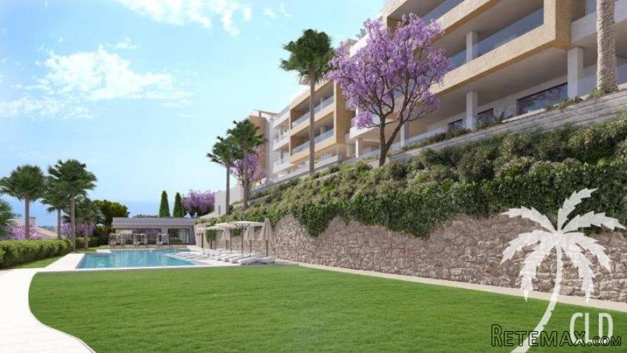 Enjoy panoramic sea views from the spacious terrace of your.. - 2