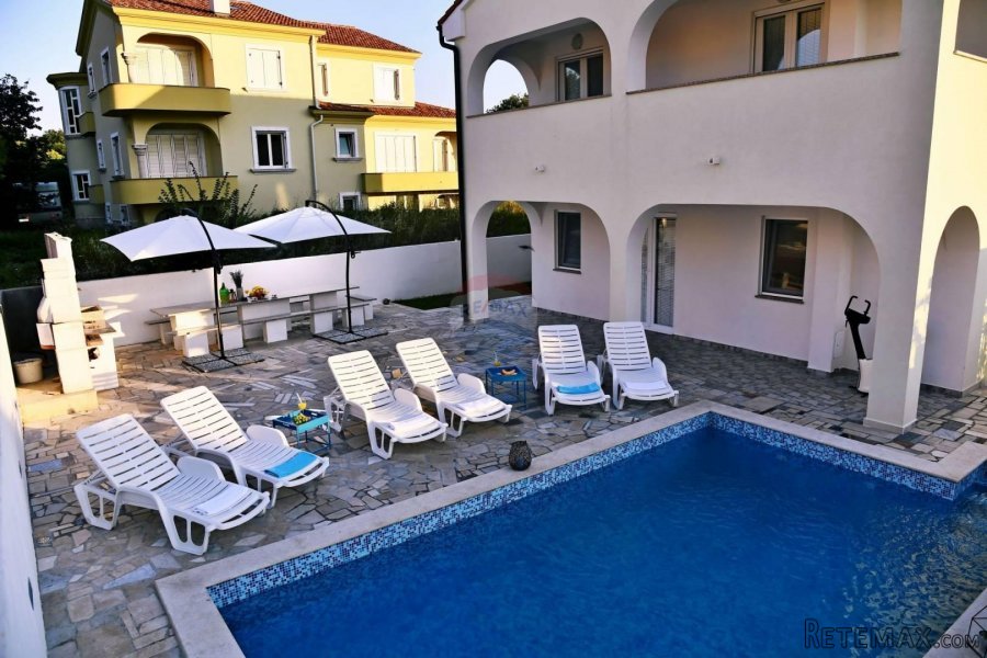MALINSKA-kuća za investiciju - 2