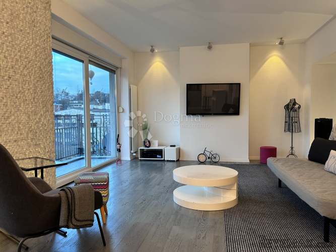 Najam stana centar, 66,83m2, 2S, 4.kat