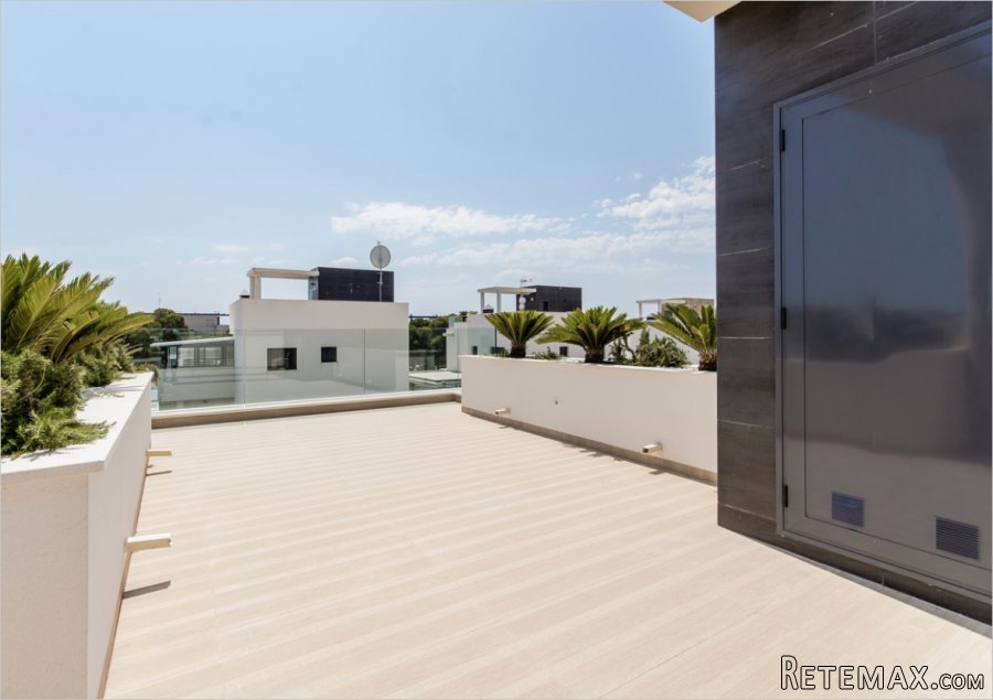 This modern and elegant villa is situated in one of the.. - 3