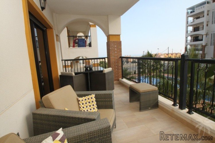 Very luxurious three room apartment within walking distance.. - 3