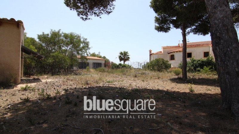 Building plot with sea views in Javea