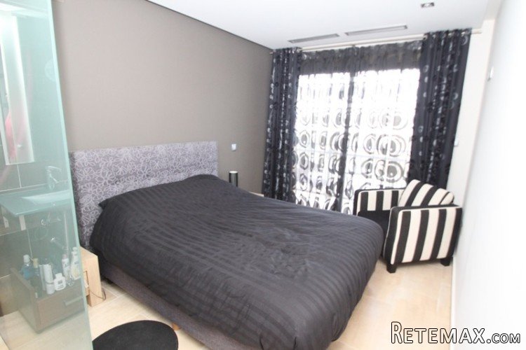 Very luxurious three room apartment within walking distance.. - 6