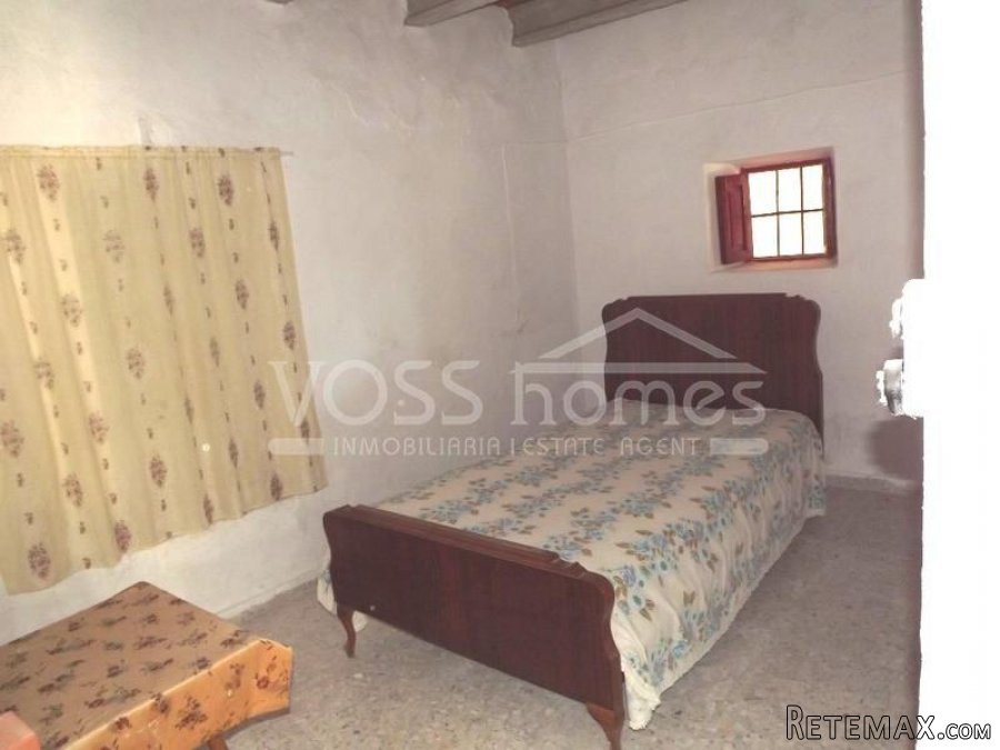 A lovely, traditionally, Spanish part reformed village.. - 7
